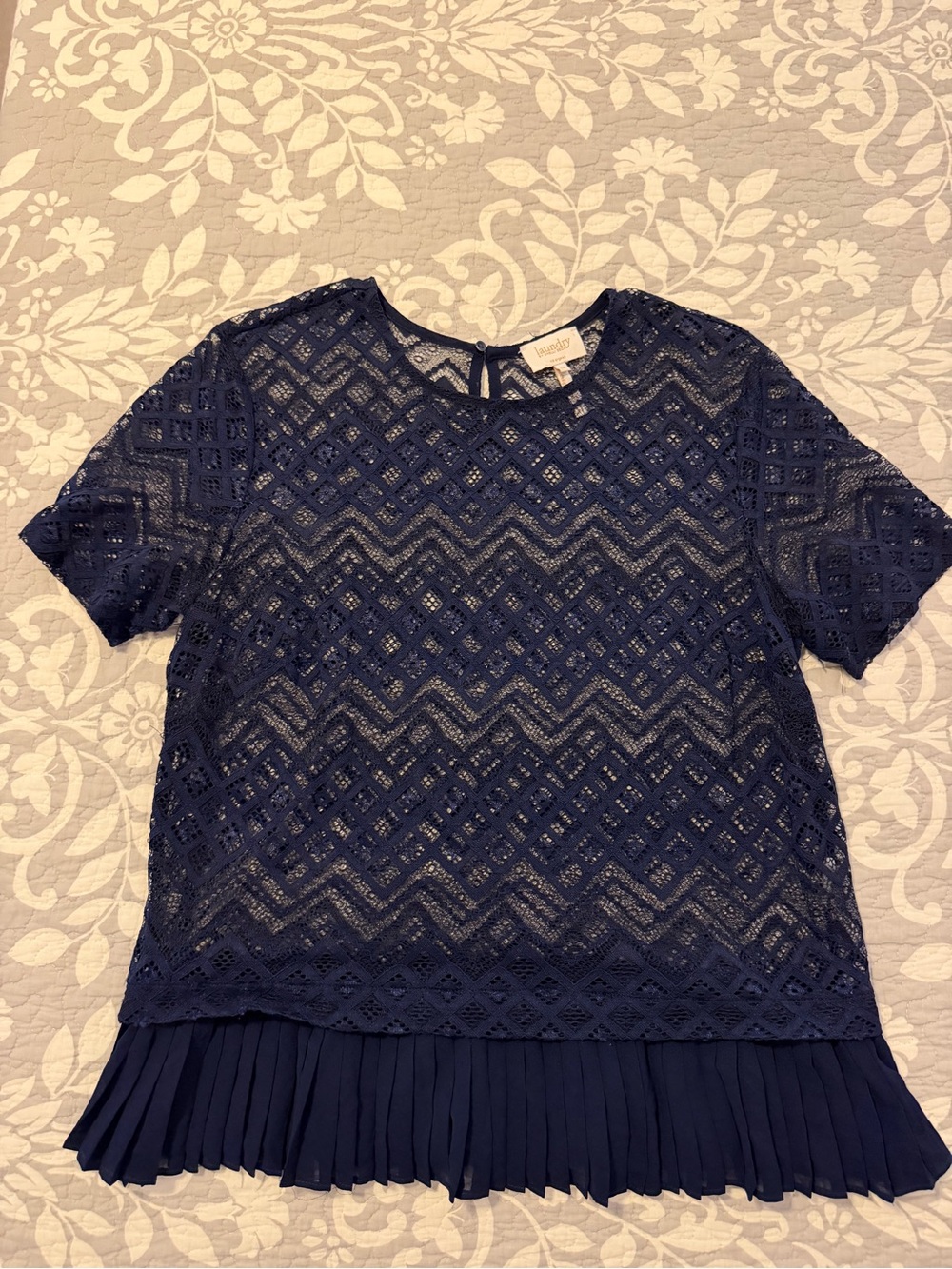 Laundry By Shelli Segal Navy Lace Pleated-Hem Short Sleeve Top